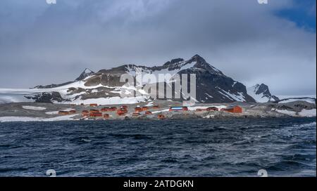 Esperanza base, una stazione di ricerca permanente argentina sulla penisola Antartica Foto Stock