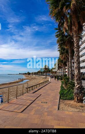 Sole Invernale A Villajoyosa, Costa Blanca, Alicante, Spagna Foto Stock