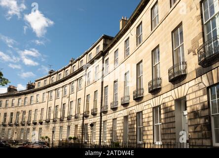 Royal Crescent - case a schiera curve e appartamenti a New Town, Edimburgo, Scozia Foto Stock