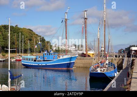 Porto di Rhu Douarnenez, un comune nel dipartimento di Finistère Bretagna nel nord-ovest della Francia. Foto Stock