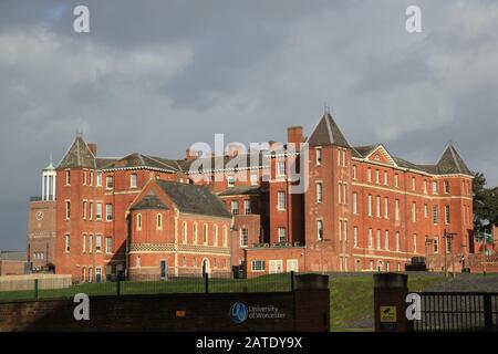 L'edificio Charles Hastings, ex infermeria reale ora parte dell'università di Worcester, Regno Unito. Foto Stock