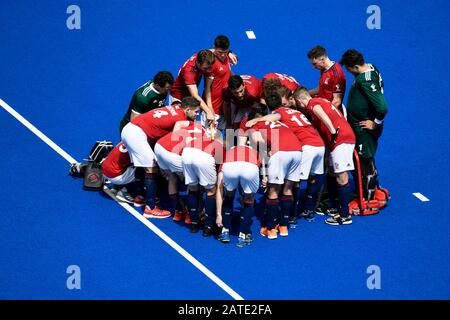 Sydney, Australia. 02nd Feb, 2020. International FIH Field Hockey, Australia contro Gran Bretagna; Gran Bretagna huddle prima che la partita inizi credito: Action Plus Sports Images/Alamy Live News Foto Stock