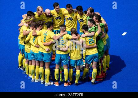 Sydney, Australia. 02nd Feb, 2020. International FIH Field Hockey, Australia contro Gran Bretagna; Australia huddle prima che la partita inizi credito: Action Plus Sports Images/Alamy Live News Foto Stock