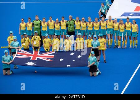 Sydney, Australia. 02nd Feb, 2020. Womens International FIH Field Hockey, Australia vs. Donne in Gran Bretagna; Australia line up for their National inno Credit: Action Plus Sports Images/Alamy Live News Foto Stock