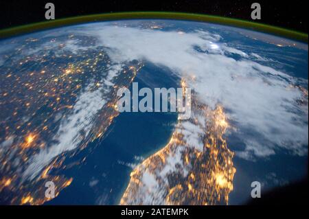 ISS - 15 ottobre 2011 - l'aurora boreale - come visto da un astronauta dalla Stazione spaziale Internazionale sull'Europa orientale Foto Stock