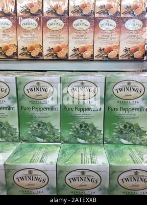 Scatole di Twining Tea Bags, in vendita su Grocery Store, Stati Uniti Foto Stock