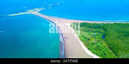 Veduta aerea: Balena fin spiaggia, Uvita, Costa Rica Foto Stock