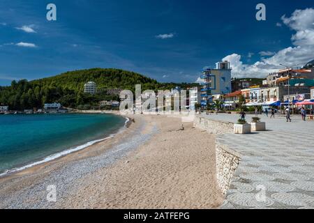 Spiaggia Del Mar Ionio A Himara (Himare), Riviera Albanese, Albania Foto Stock