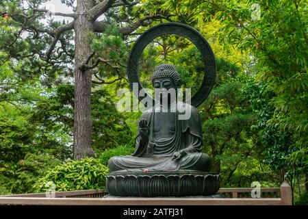 Statua del Buddha nel Giardino Giapponese di San Francisco, California, USA. Foto Stock