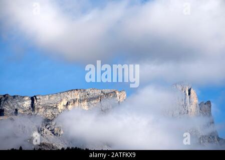 Francia, alta Savoia (74), Passy, Alpi, catena di Fiz con nube Foto Stock