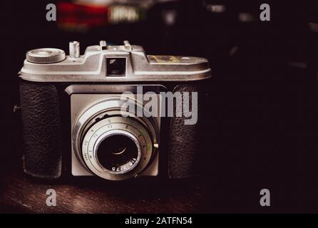 Primo piano della vecchia fotocamera vintage Foto Stock