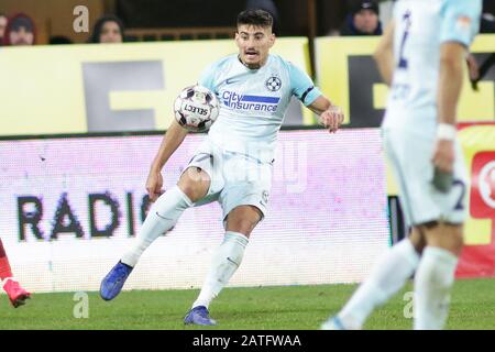 Cluj-NAPOCA, ROMANIA - 02 FEBBRAIO: CCSB Iulian Crimea durante la Liga i partita tra cfr Cluj e FCSB al Dr.-Constantin-Radulescu-Stadium il 2 febbraio 2020 a Cluj-Napoca, Romania. (Foto per MB Media) Foto Stock