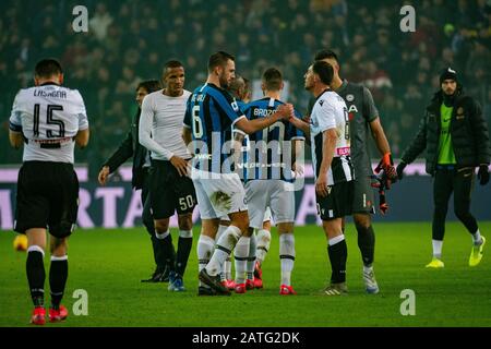 Udine, Italia. 02nd Feb, 2020. Finale di partita durante Udinese Calcio vs FC Internazionale, campionato italiano A partita di calcio a Udine, Italia, 02 Febbraio 2020 Credit: Agenzia Foto indipendente/Alamy Live News Foto Stock