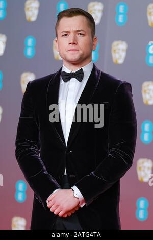 Royal Albert Hall, Londra, Regno Unito. 2nd Feb, 2020. Taron Egerton partecipa al 2020 EE British Academy Film Awards. Foto Di Credito: Julie Edwards/Alamy Live News Foto Stock