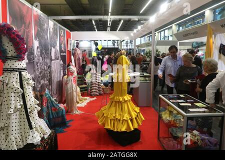 2 febbraio 2020: 3 febbraio 2020 (Siviglia) Oggi è stato celebrato l'ultimo giorno della 25 edizione della porta di moda Flamenca International, SIMOF nel Palazzo dei Congressi di Siviglia Credit: Lorenzo Carnero/ZUMA Wire/Alamy Live News Foto Stock