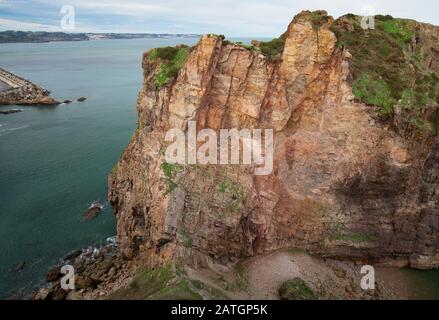 Seascape con grande scogliera, Capo Torres Foto Stock