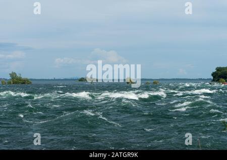 Rapids Park LaSalle-Lachine, vista sul Fleuve Saint-Laurent, fiume Saint Lawrence, città di Montréal, provincia di Quebec, Canada Foto Stock