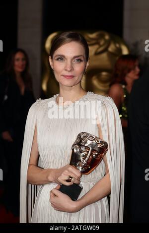 Londra, Regno Unito. 2nd Feb, 2020. Hilda Gudnadottir arrivo al Grosvenor House Hotel per la cena dopo le feste EE BAFTA. Credit: Uwe Deffner/Alamy Live News Foto Stock