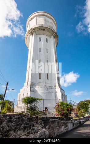 Vecchia torre dell'acqua nel centro di Nassau, Bahamas. Foto Stock