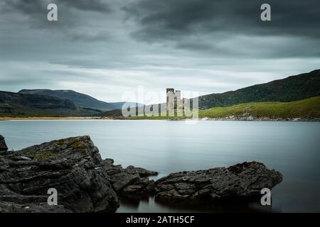 Il castello di Ardvreck Loch Assynt Sutherland Highland Scozia Scotland Foto Stock