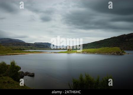 Il castello di Ardvreck Loch Assynt Sutherland Highland Scozia Scotland Foto Stock