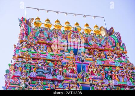 Particolare di un tempio indù a Pondicherry. Da una serie di foto di viaggio nel sud dell'India. Data Della Foto: Mercoledì 8 Gennaio 2020. Foto: Roger Garfield/ Foto Stock