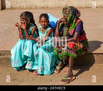 Locali a Madurai. Da una serie di foto di viaggio nel sud dell'India. Data Della Foto: Sabato 11 Gennaio 2020. Foto: Roger Garfield/Alamy Foto Stock