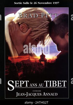 Sette Anni In Tibet Anno : 1997 Direttore Degli Stati Uniti : Jean-Jacques Annaud Brad Pitt, Jamtsho Wangchuk Poster (P. Foto Stock