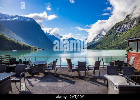 La bellissima natura della Norvegia paesaggio naturale. Cafe sullo sfondo della natura Foto Stock