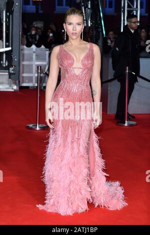 Scarlett Johansson partecipa al 73rd British Academy Film Awards tenutosi presso la Royal Albert Hall di Londra. Foto Stock