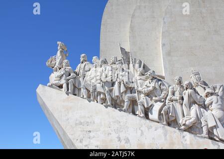 Lisbona, PORTOGALLO – 9 SETTEMBRE 2013: Padrao dos Descobrimentos - Monumento alle scoperte commemora l'età portoghese della scoperta nella 15th Foto Stock