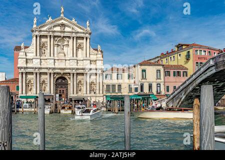 L'esterno della Chiesa di Santa Maria di Nazareth che si affaccia sul Canal Grande Foto Stock