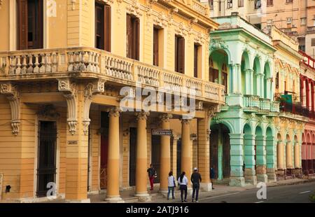 Cuba, l'Avana, Paseo de Marti, Prado, architettura storica, Street scene, Foto Stock