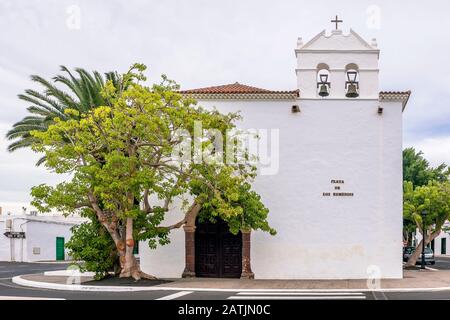 La chiesa parrocchiale di Nostra Signora di los Remedios a Yaiza, Lanzarote, Isole Canarie, Spagna Foto Stock