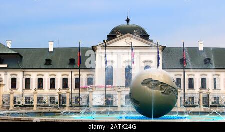 Vista del palazzo Grassalkovichov a Bratislava, Slovacchia Foto Stock