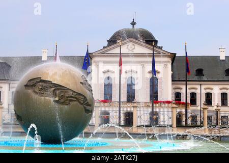 Vista del palazzo Grassalkovichov a Bratislava, Slovacchia Foto Stock