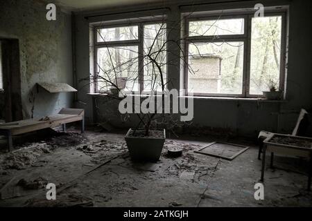Reparto maternità nell'ospedale n° 126 di Pripyat città fantasma, centrale nucleare di Chernobyl zona di Alienation, Ucraina Foto Stock