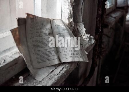 Scuola abbandonata numero 13 nella città di Pripyat, Chernobyl, Ucraina, zona di esclusione Foto Stock