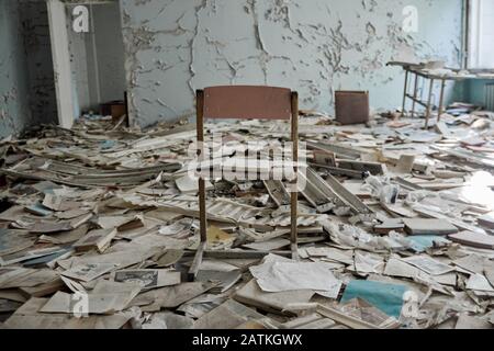 Scuola abbandonata numero 13 nella città di Pripyat, Chernobyl, Ucraina, zona di esclusione Foto Stock