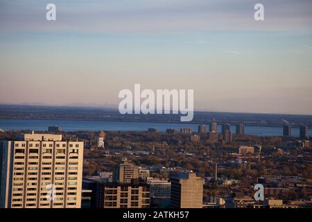 Vista del centro di Montreal dal Mount Royal Chalet Foto Stock