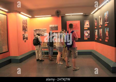 Mostra Dell'Agente Orange, Museo Dei Resti Della Guerra, Ho Chi Minh City, Saigon, Vietnam, Sud-Est Asiatico, Asia Foto Stock