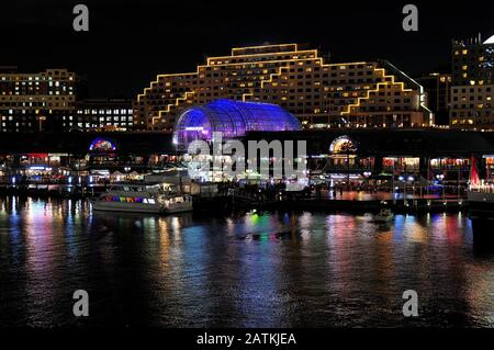 Vista Notturna Del Centro Commerciale Harbourside In Darling Harbour Sydney Nsw Australia Foto Stock