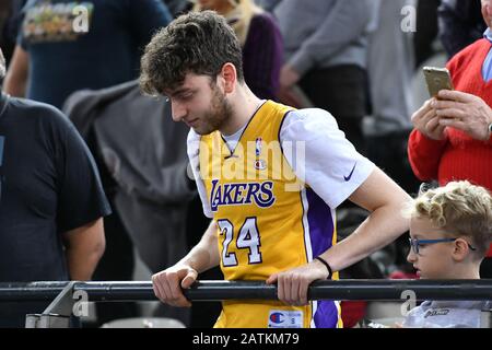 Virtus Roma, che vede Oriora Pistoia passo 80-81 dopo il cesto 2" dalla fine di Johnson, esce sconfitto ancora una volta sulla sirena. Partita giocata in memoria di Kobe Bryant, celebrata dalle due squadre con una camicia indossata durante il riscaldamento. (Foto Di Domenico Cippitelli/Pacific Press) Foto Stock