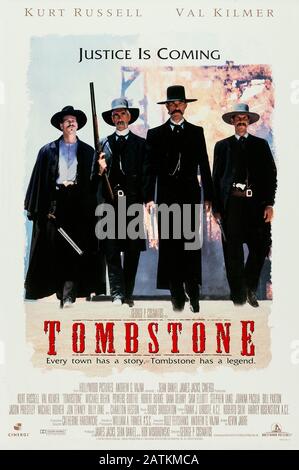 Val Kilmer, Sam Elliott, Kurt Russell, Bill Paxton, Val Kilmer, Sam Elliott, Kurt Russell, Bill Paxton, 'Tombstone' (1993) Hollywood Pictures Poster File Reference N. 33962-195tha Foto Stock
