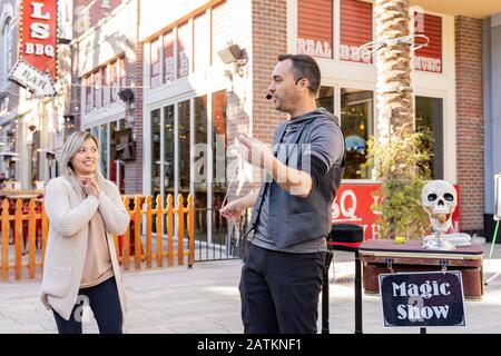 Las Vegas, 11 gennaio: Mago che fa le prestazioni di strada nella Passeggiata Di Linq il 11 GENNAIO 2020 a Las Vegas, Nevada Foto Stock