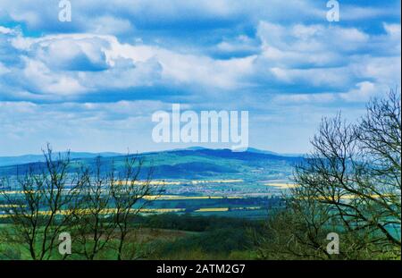 vista del paesaggio di cotswolds dalla broadway tower country park worcestershire gloucestershire inghilterra - girato su film Foto Stock