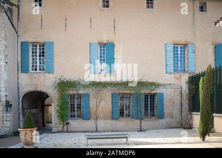 Cortile giardino, Perne les Fontaines, provenza, Francia. Foto Stock