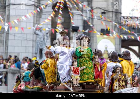 18 gennaio 2020 Persone che partecipano al festival viva sino nino manila, Manila, Filippine Foto Stock