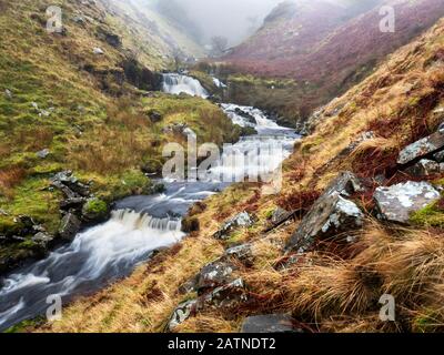 Cascate In Force Gill Vicino A Ribblehead Yorkshire Dales National Park Inghilterra Foto Stock