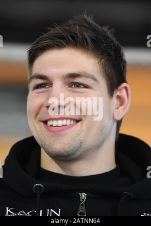 Eggenstein Leopoldshafen, Germania. 04th Feb, 2020. Il pugile professionista tedesco Vincent Feigenbutz, tenuto durante una formazione stampa presso il club di boxe Eggenstein. Feigenbutz si batterà per la super fascia di pesi medi dell'associazione mondiale IBF a Nashville il 15 febbraio. L'avversario di 24 anni è Quindi Una Pianta locale di eroi. Credito: Uli Deck/Dpa/Alamy Live News Foto Stock